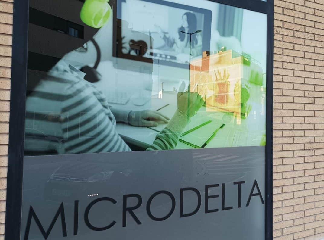 Una finestra amb la paraula microdota.